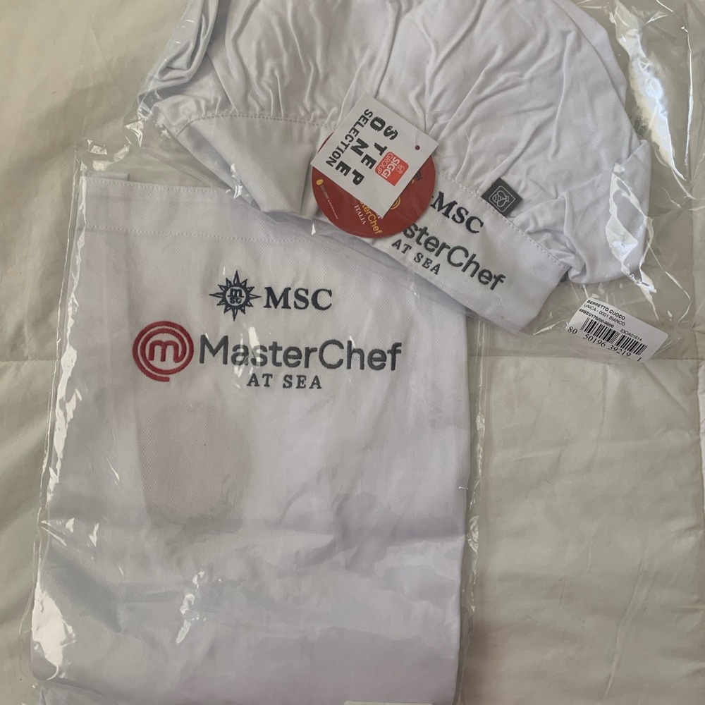 MASTERCHEF CHAMPION APRON AND HAT